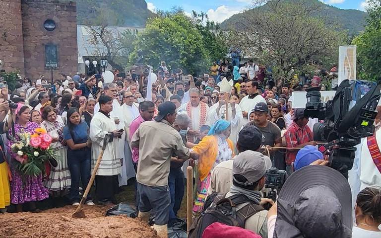 Evade alcalde de Urique tocar el tema de crímenes en Cerocahui