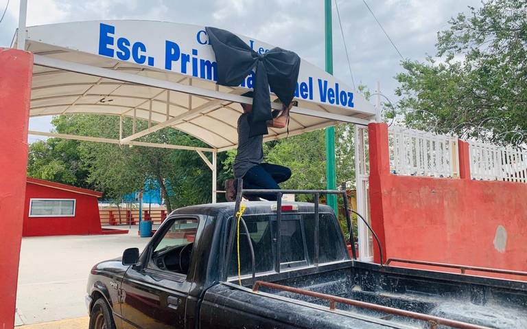 Colocan un moño en Escuela Rafael Veloz - El Heraldo de Juárez | Noticias  Locales, Policiacas, sobre México, Chiahuahua y el Mundo